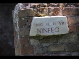 02174 ostia - regio ii - insula viii - ninfeo ii,viii,3 - schild.jpg